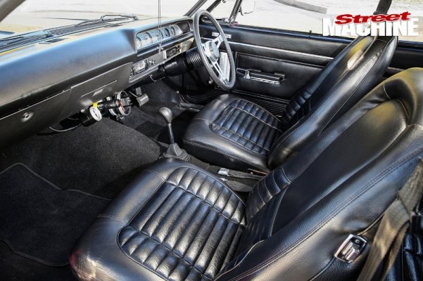 valiant-rt-charger-interior.jpg