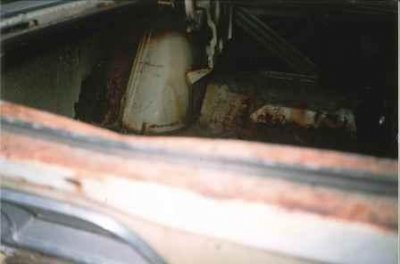 Super Bee Drvr Trunk Lip Dmg.jpg Super Bee Drvr Trunk Lip Dmg.jpg