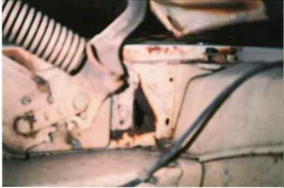 Super Bee Psgr Hood Hinge Area.jpg Super Bee Psgr Hood Hinge Area.jpg