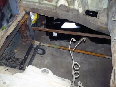 Engine_Bay.jpg Engine_Bay.jpg