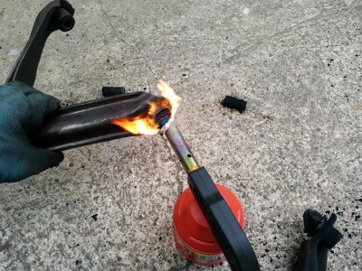 upper-controll-arm-remove_5.jpg