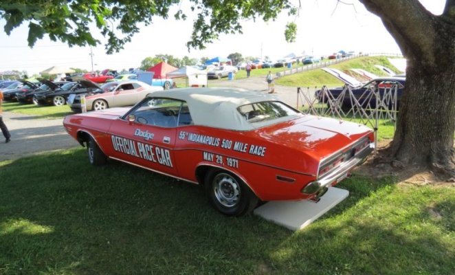 646 '71 Challenger Indy Pace Car 2.jpg