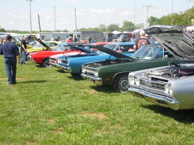 mopar show 008.jpg