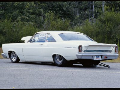 mufp_0605_02_z+1966_ford_fairlane_500+side[1].jpg