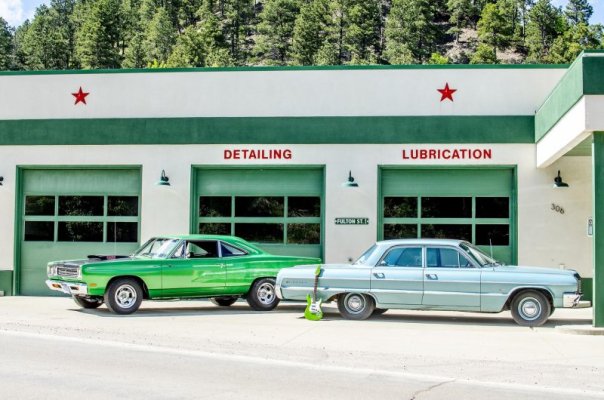 gas_station_vintage_classic.jpg