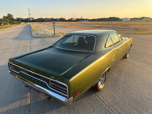 1970-mopar-muscle-all-original-plymouth-gtx-is-clean-as-a-whistle-costs-a-pretty-penny_1.jpg