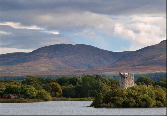 Ross-Castle-on-the-lake.jpg