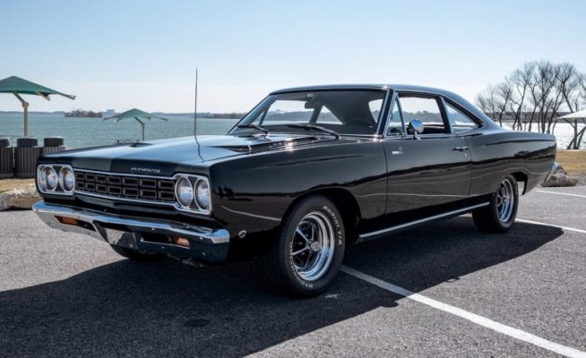 635 '68 Plymouth Hemi Road Runner a.jpg