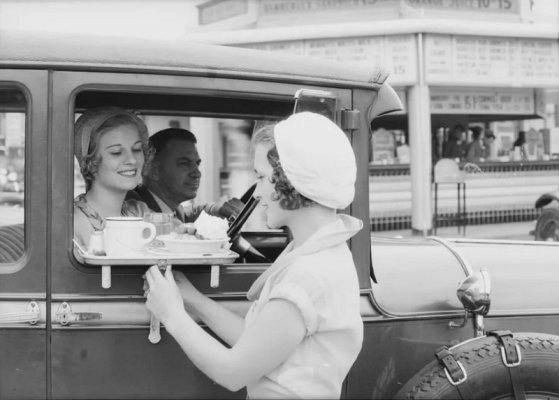 Drive-in 1932.jpg