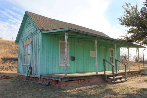 old-miners-house-thurber-texas-featured.jpeg