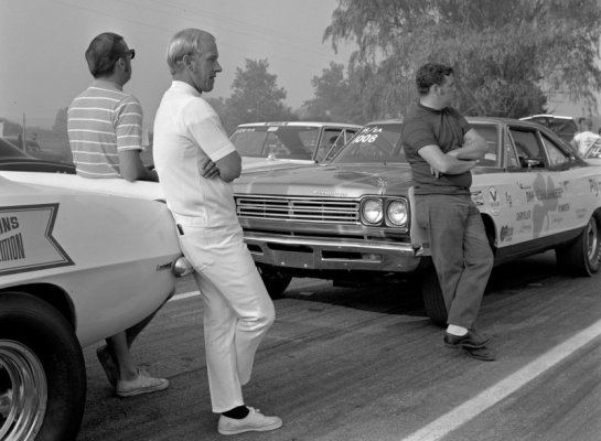 00000000 You may be cool, but you're not Ronnie Sox waiting in line cool.jpg