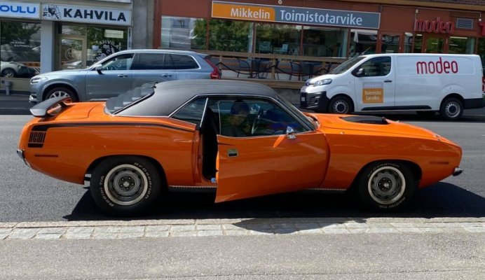 585 '70 Plymouth Hemi 'Cuda.jpg