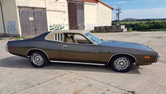 589 '74 Dodge Charger SE.jpg