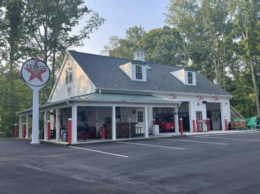 00000 Bill Garber's Garage 1.jpg