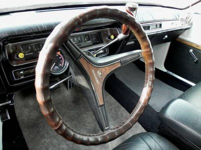 73 Daytona Charger Tribute #2 pistol grip column shifter.jpg