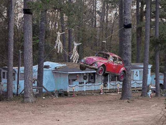 redneck-decorations2.jpg