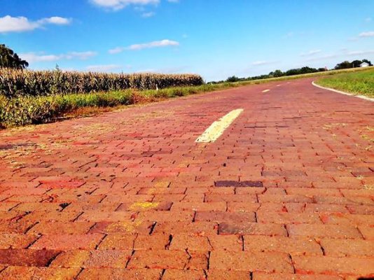 000 Brick Paved Route 66 in Auburn Illinois.jpg