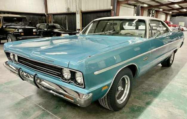 00 1969 Plymouth Fury.jpg