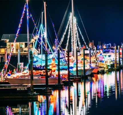 Snohomish-County’s-2022-Christmas-Light-Displays-Holiday-on-the-Bay-2022-Everett.jpg