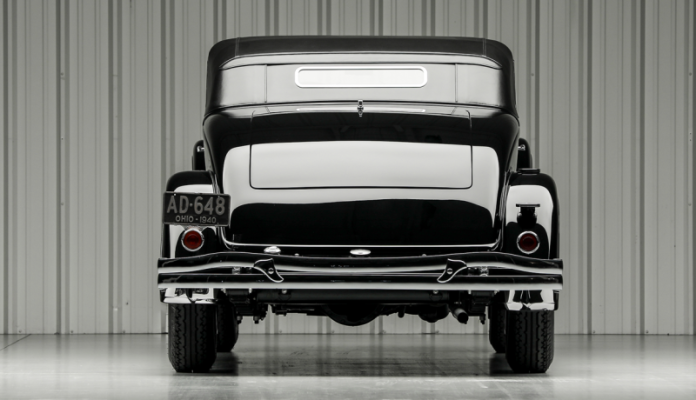 1932 Chrysler Imperial custom CH Cabriolet by Bohman & Schwartz (7).png