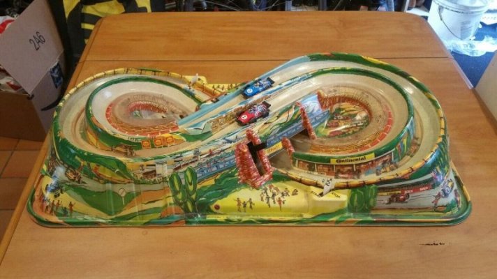0000 60s Sears big toy box super raceway.jpg