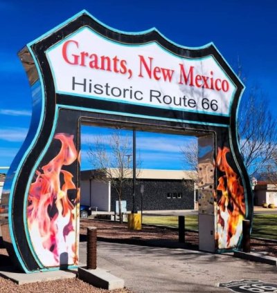 Route 66 Portal in Grants, New Mexico.jpg