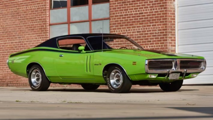 1971-Dodge-HEMI-Charger-R-T-in-Green-Go.-Mecum.-5.jpeg