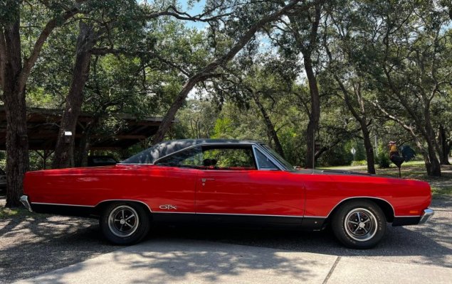 00 '69 Plymouth GTX.jpg