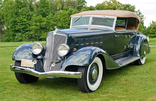 1933 Chrysler CL Imperial with bodywork by LeBaron.jpg