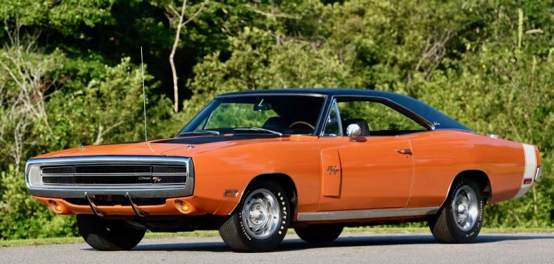 1970-Dodge-Charger-R-T-SE-in-Vitamin-C.-Mecum.-1.jpeg