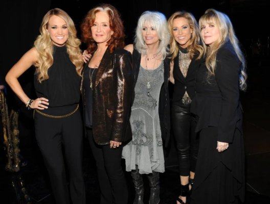 000 Carrie Underwood, Bonnie Raitt, Emmylou Harris, Sheryl Crow and Stevie Nicks at 29th Annua...jpg