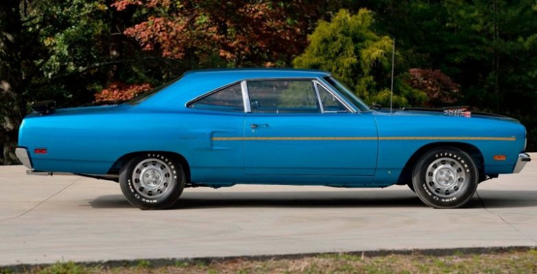 5-most-legendary-muscle-cars-to-ever-don-plymouth-badges_18.jpg