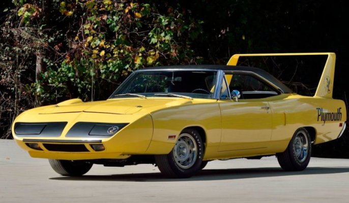 5-most-legendary-muscle-cars-to-ever-don-plymouth-badges_9.jpg