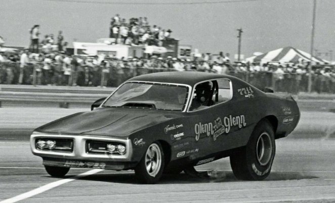 00000 Glenn & Glenn Funny Car at Bakersfield.jpg