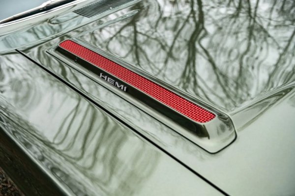 0000 '69 Plymouth Hemi road runner.jpg