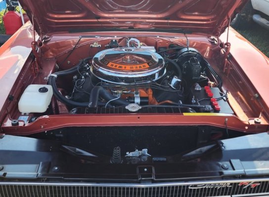 653 '68 Hemi 4-speed Charger 2.jpg