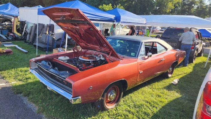 653 '68 Hemi 4-speed Charger 3.jpg