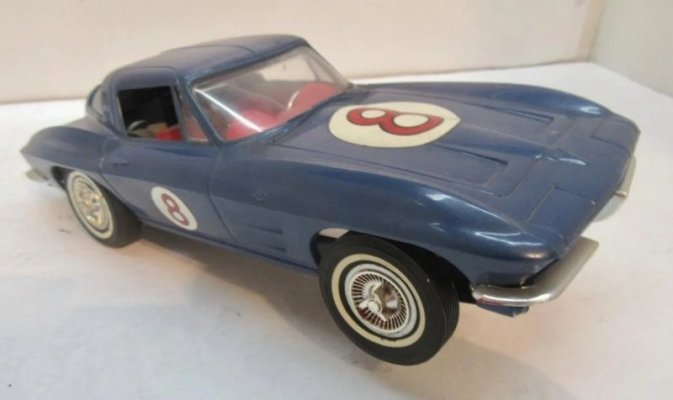 COX Gas Powered Road Racing Set c1964 (3).jpg
