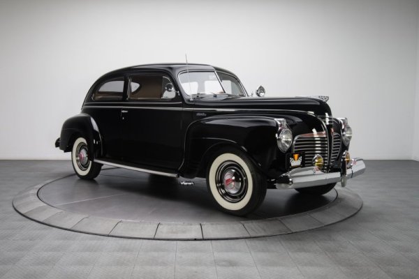 00 1941 Plymouth Special De Luxe 3.jpg