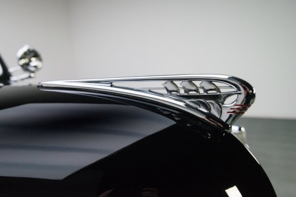 00 1941 Plymouth Special De Luxe 7.jpg