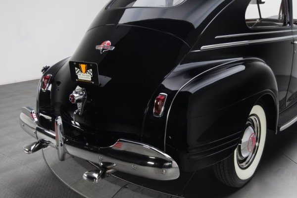 00 1941 Plymouth Special De Luxe 8.jpg