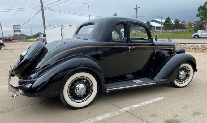 1936 Plymouth DeLuxe Business Coupe (3).jpg