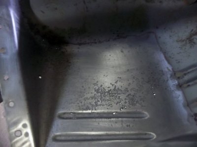 UnderSeat02.jpg