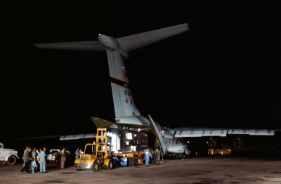 Apollo_11_Mobile_Quarantine_Facility_unloaded_from_C-141.jpg Apollo_11_Mobile_Quarantine_Facility_unloaded_from_C-141.jpg