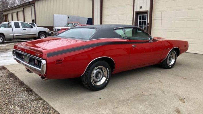 00 '71 Dodge Charger 383 Super Bee (2).jpg