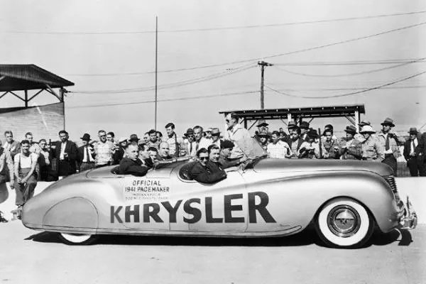 Chrysler 1941 Newport - 1941 Indy 500 Pace Car.jpg