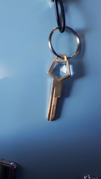 Crystal key.jpg Crystal key.jpg