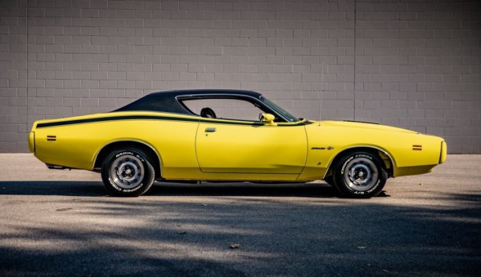 Dodge Citron Yella '71 Hemi Charger Super Bee (5).jpg