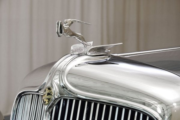 1933 Chrysler CL Imperial Sedan (6).jpg