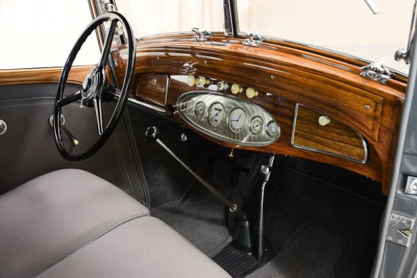 1933 Chrysler CL Imperial Sedan (7).jpg